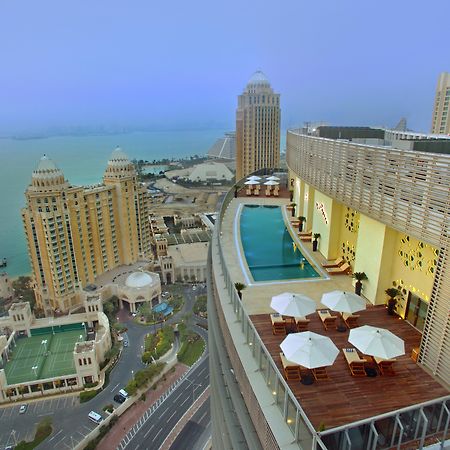 The Curve Hotel Доха Екстериор снимка