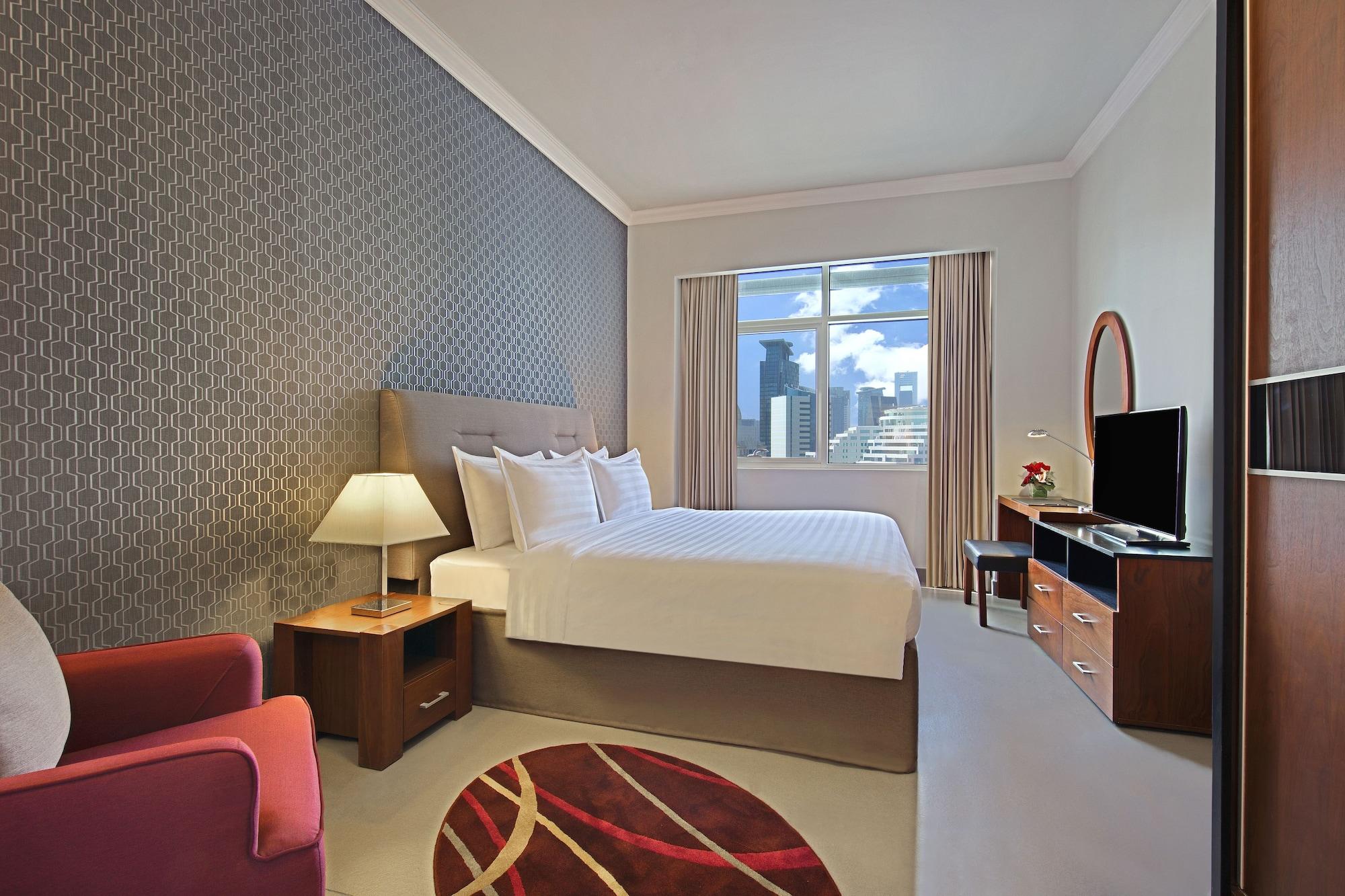 The Curve Hotel Доха Екстериор снимка