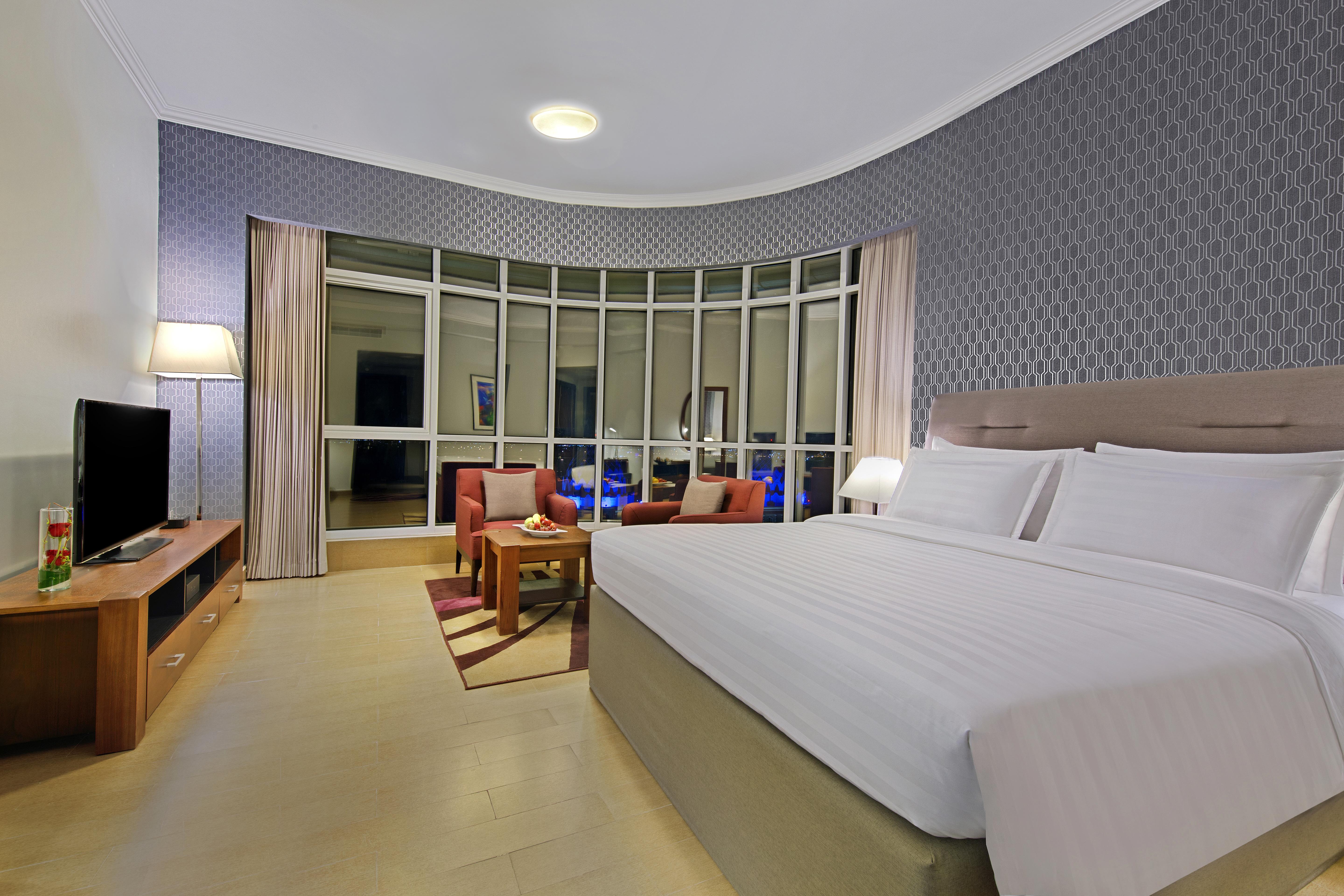 The Curve Hotel Доха Екстериор снимка