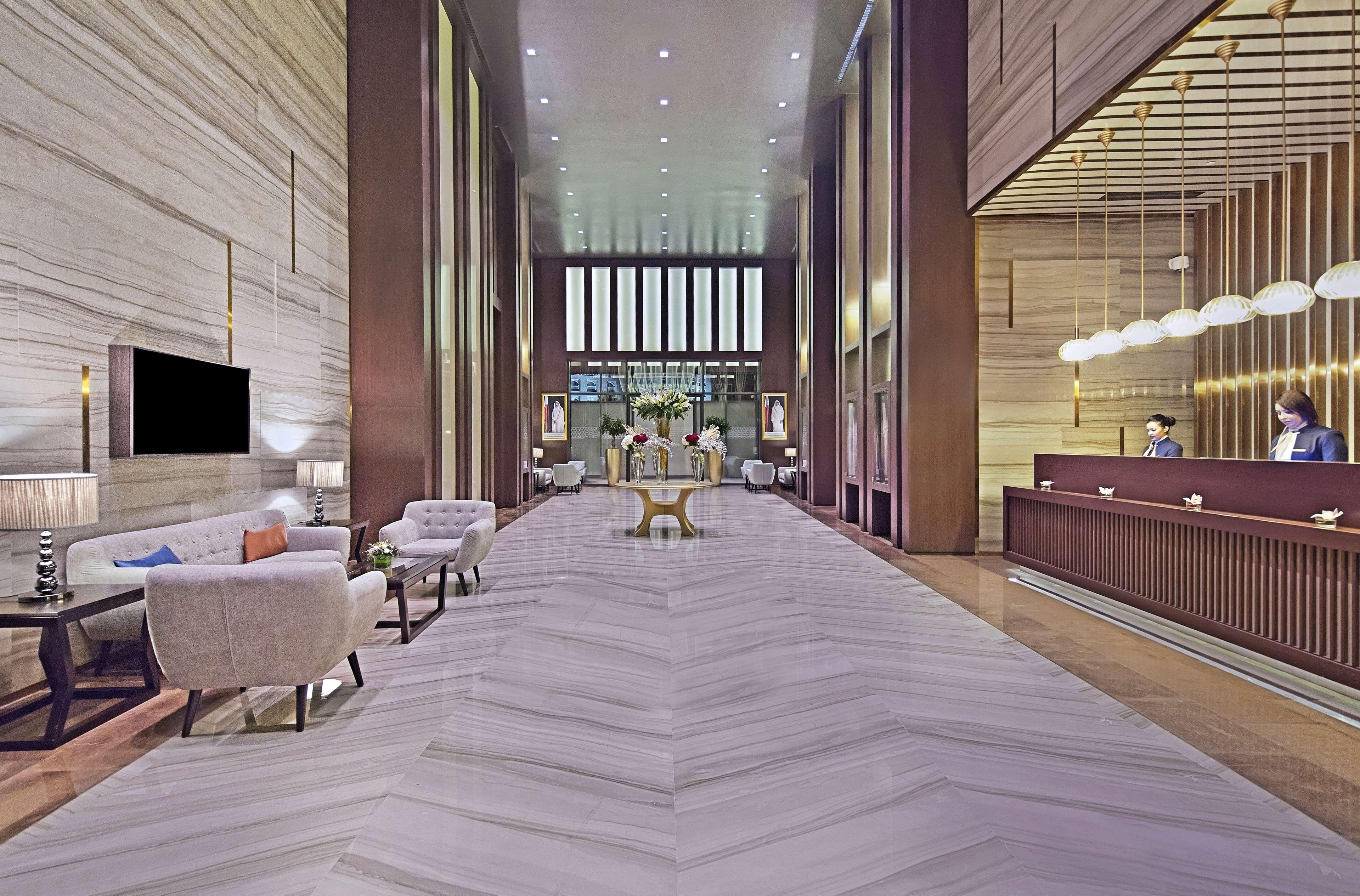The Curve Hotel Доха Екстериор снимка