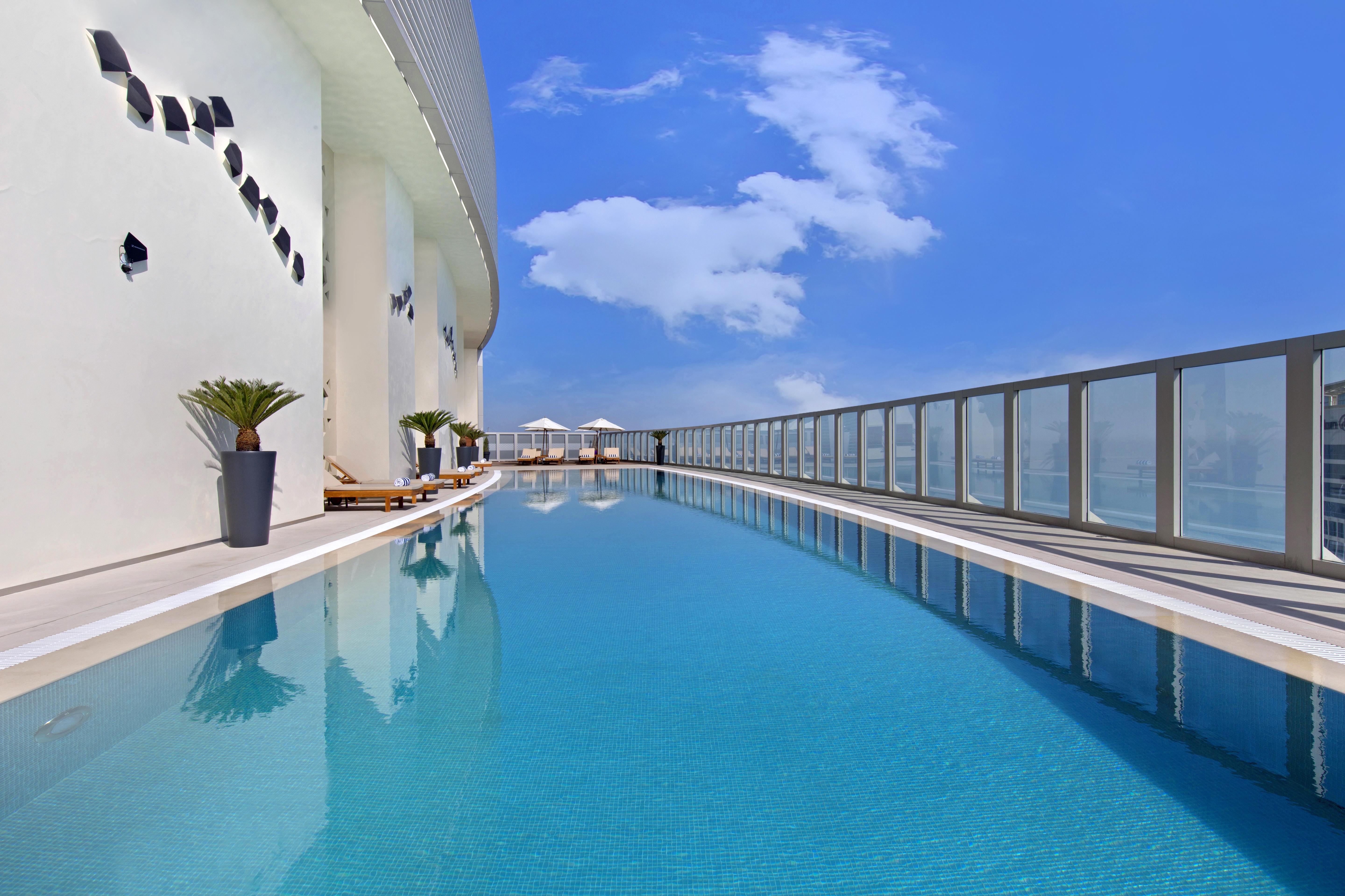 The Curve Hotel Доха Екстериор снимка