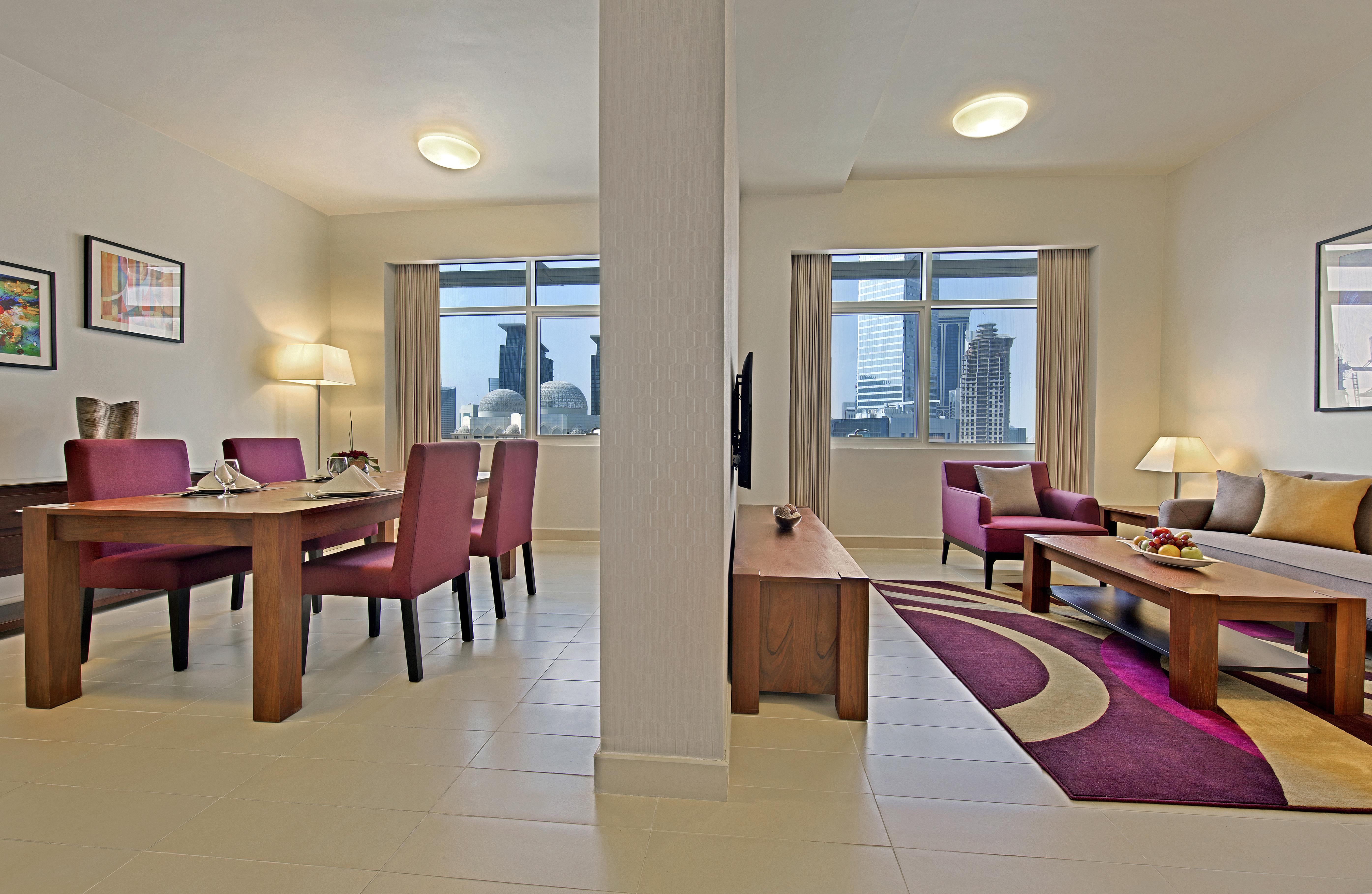 The Curve Hotel Доха Екстериор снимка