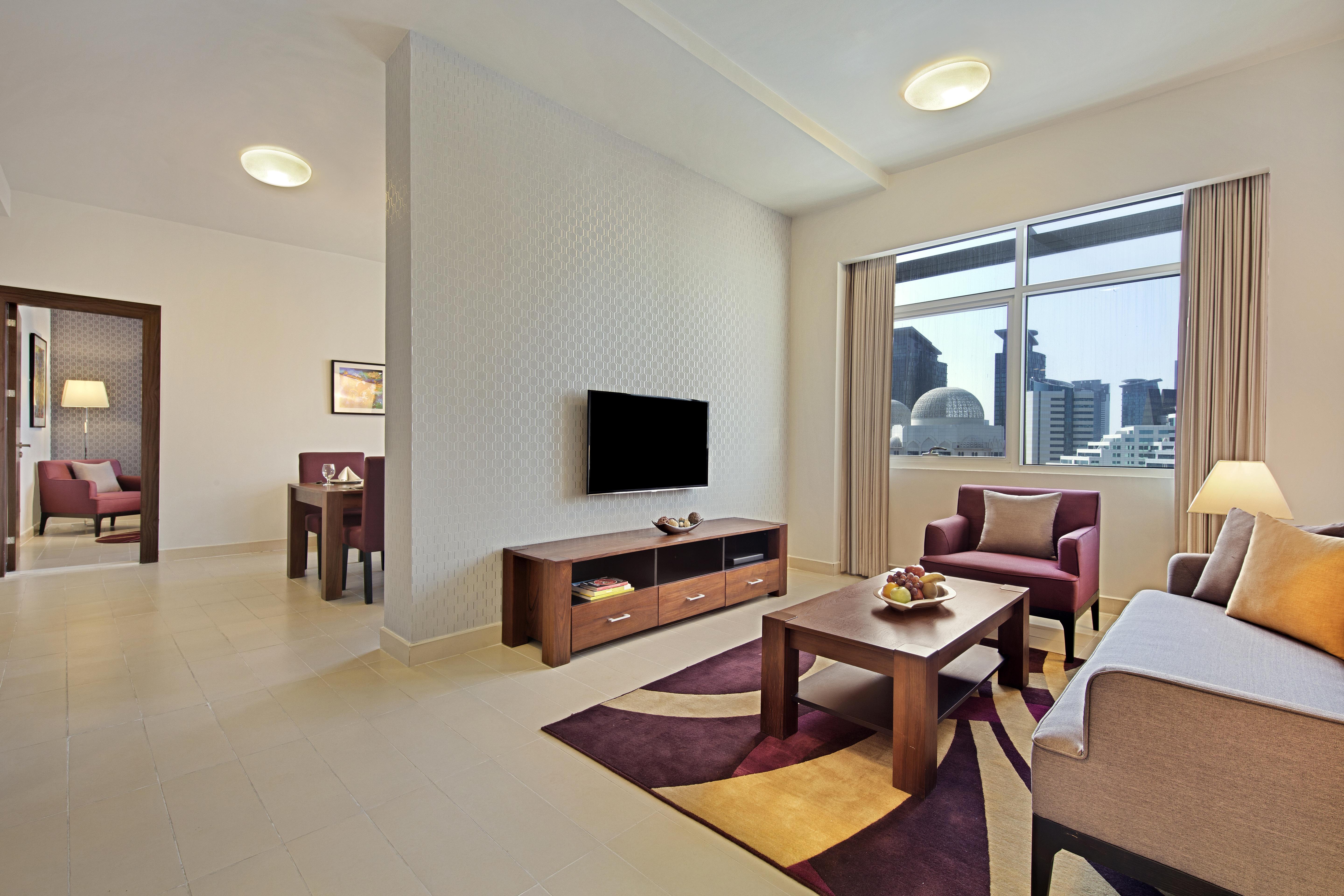 The Curve Hotel Доха Екстериор снимка