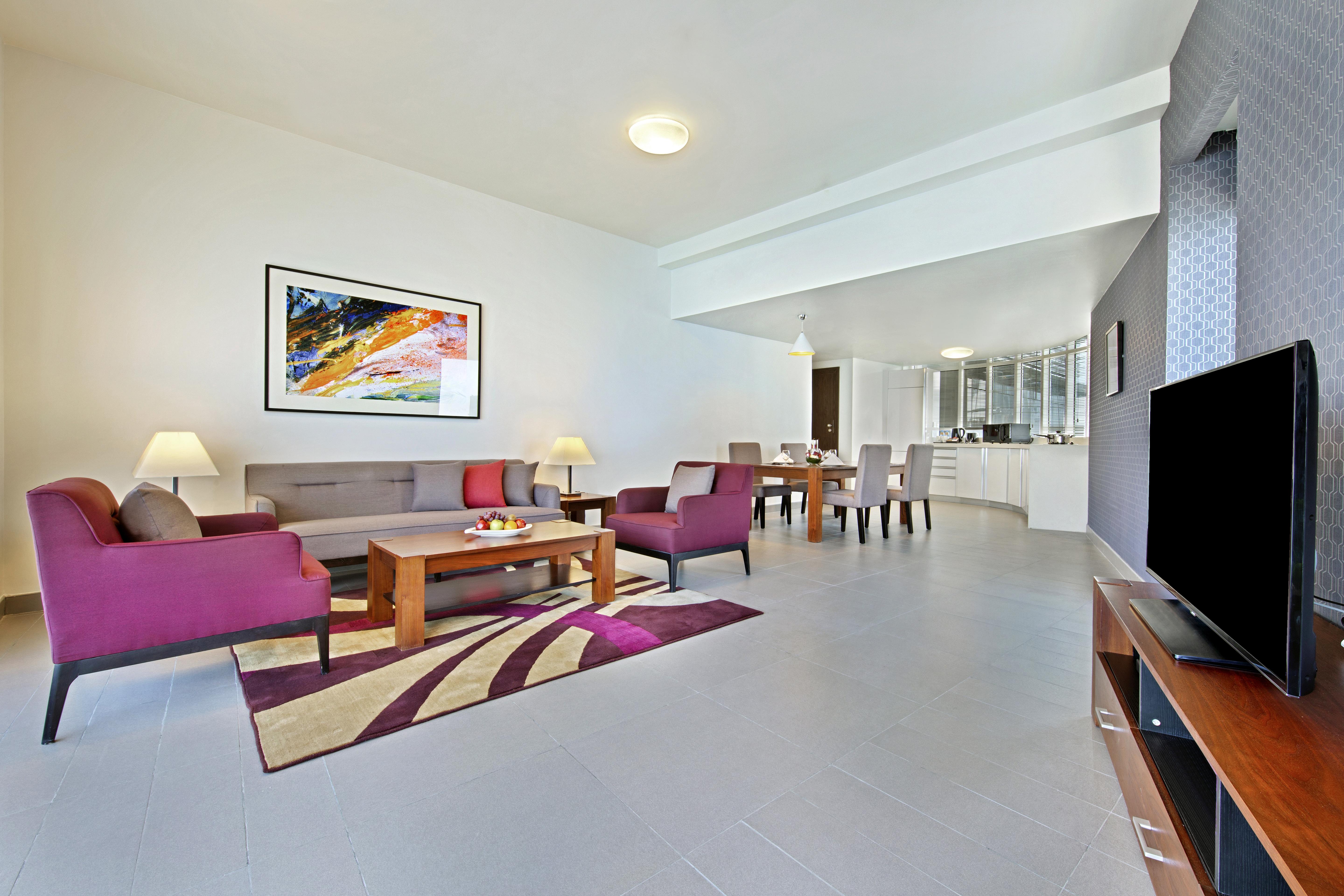 The Curve Hotel Доха Екстериор снимка