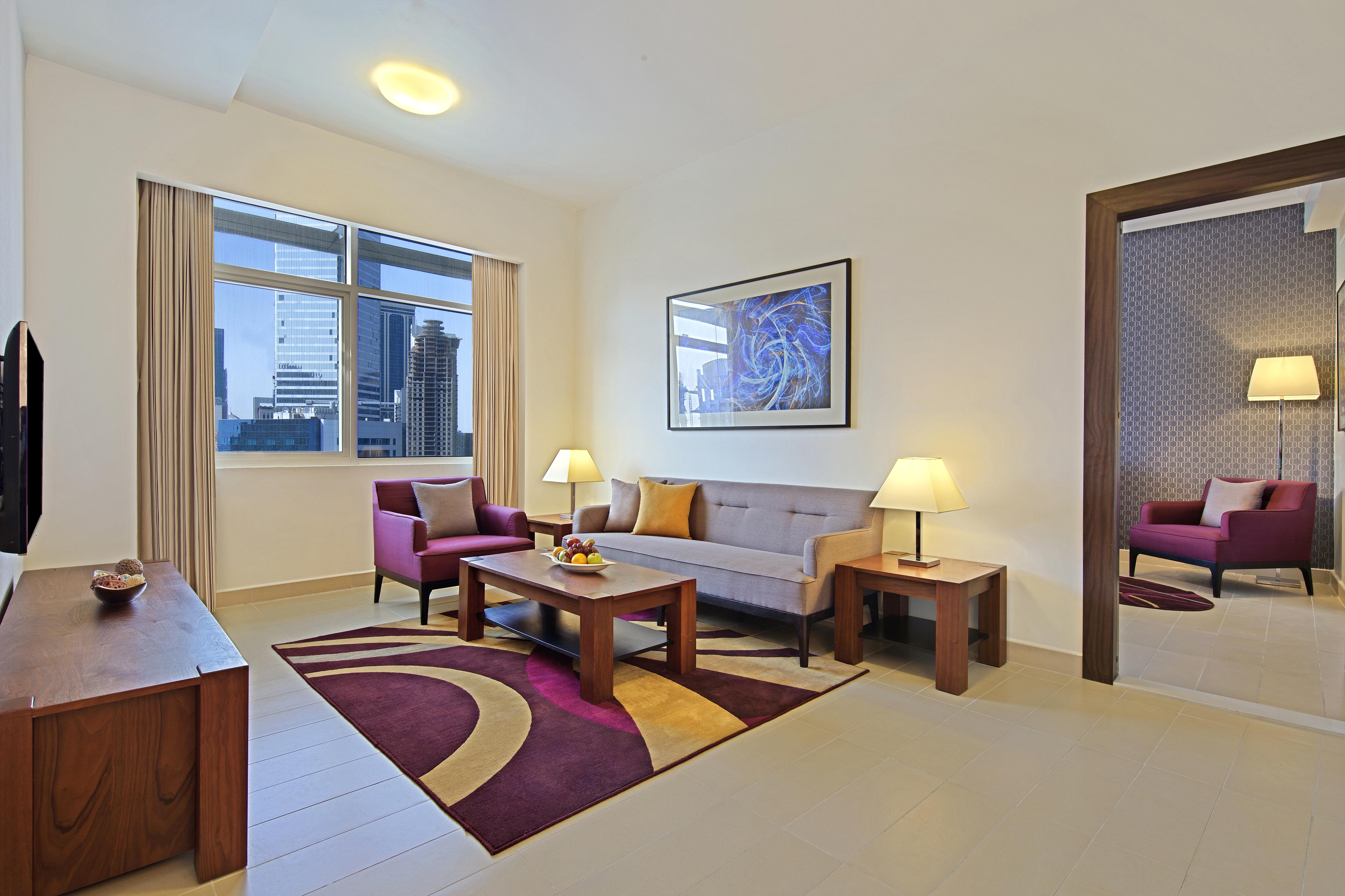 The Curve Hotel Доха Екстериор снимка
