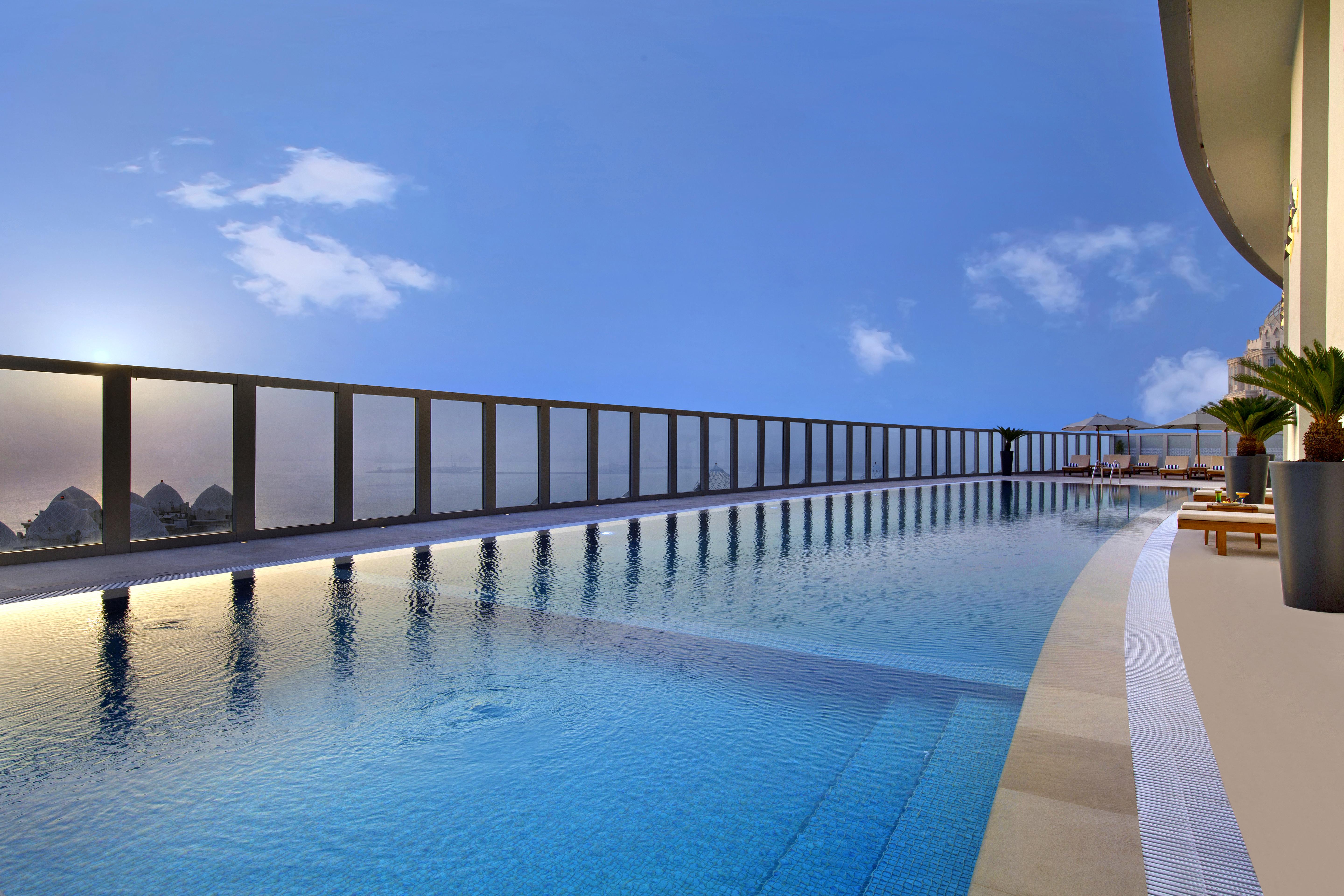 The Curve Hotel Доха Екстериор снимка