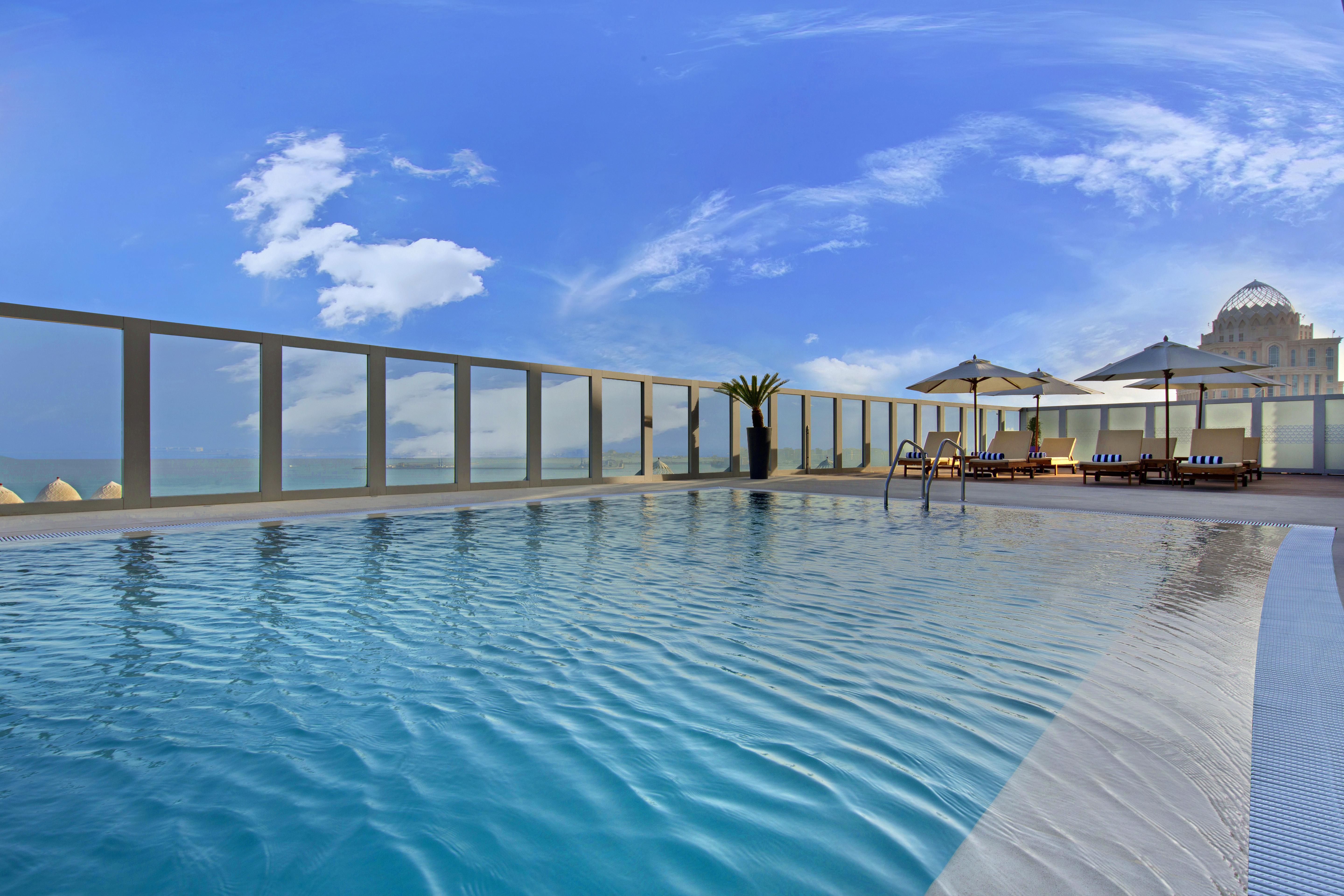 The Curve Hotel Доха Екстериор снимка