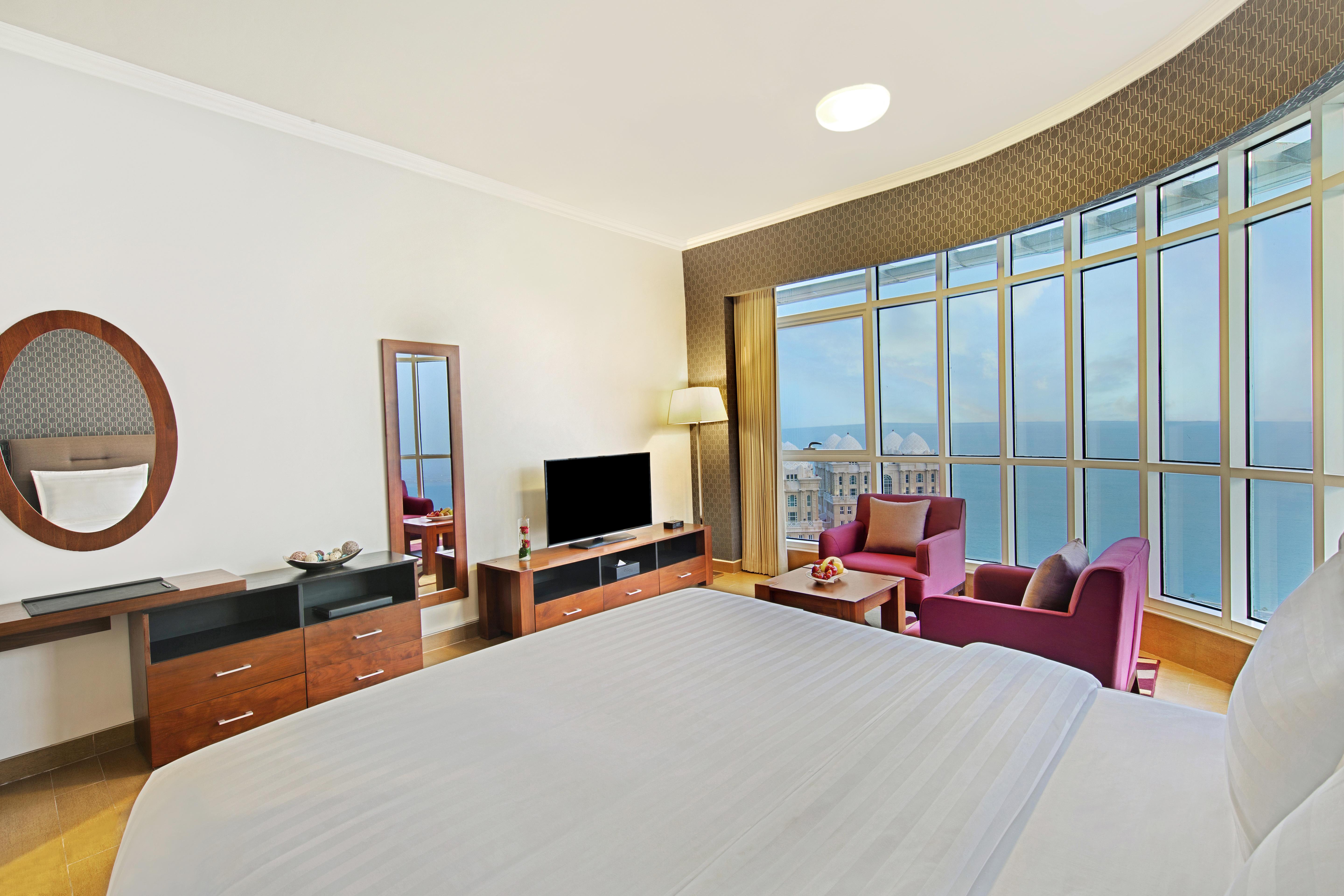 The Curve Hotel Доха Екстериор снимка