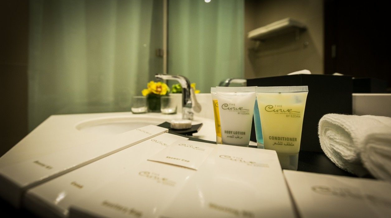 The Curve Hotel Доха Екстериор снимка